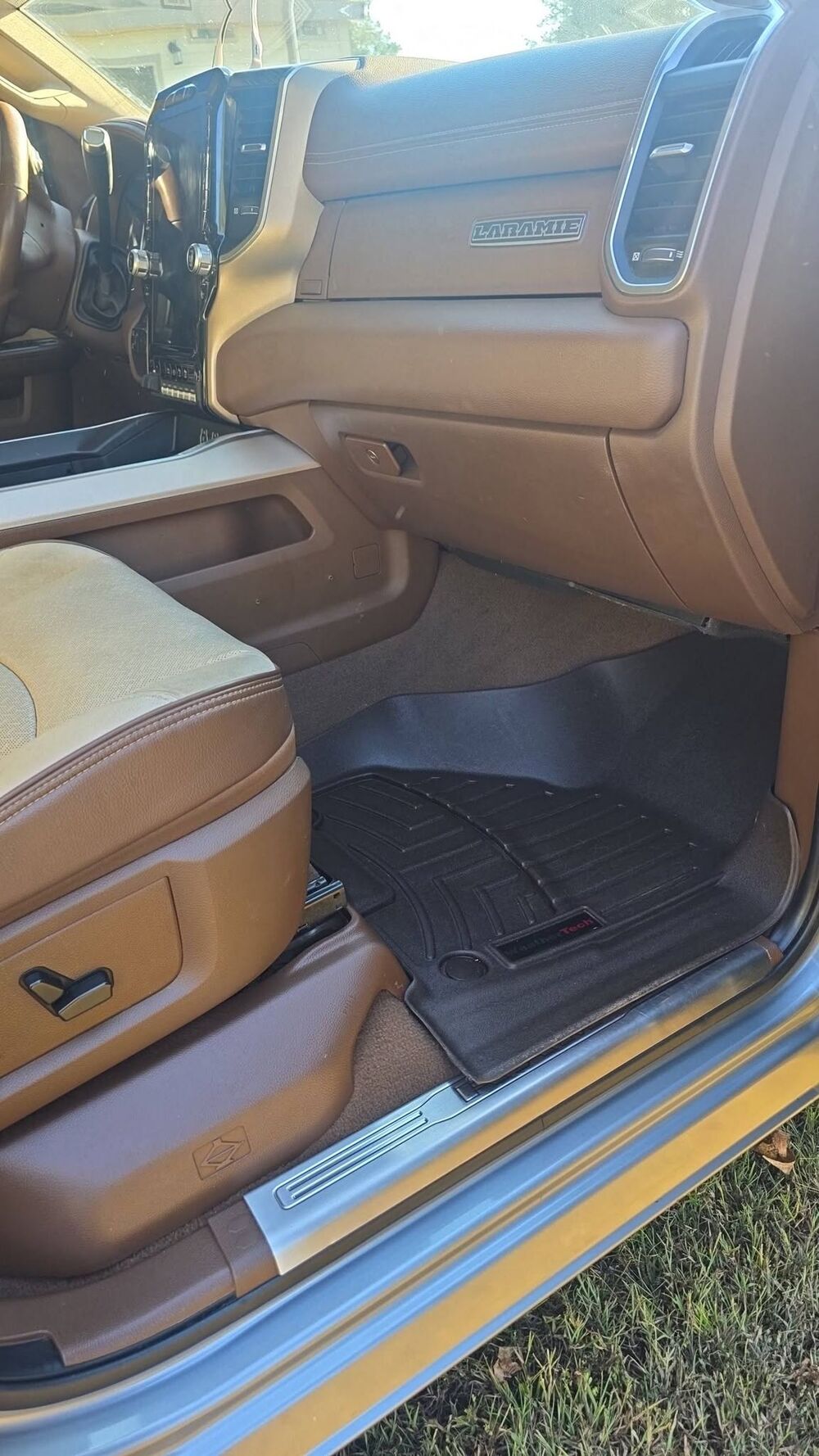 Ram 3500 passenger seat, console and floor mat, cleaned